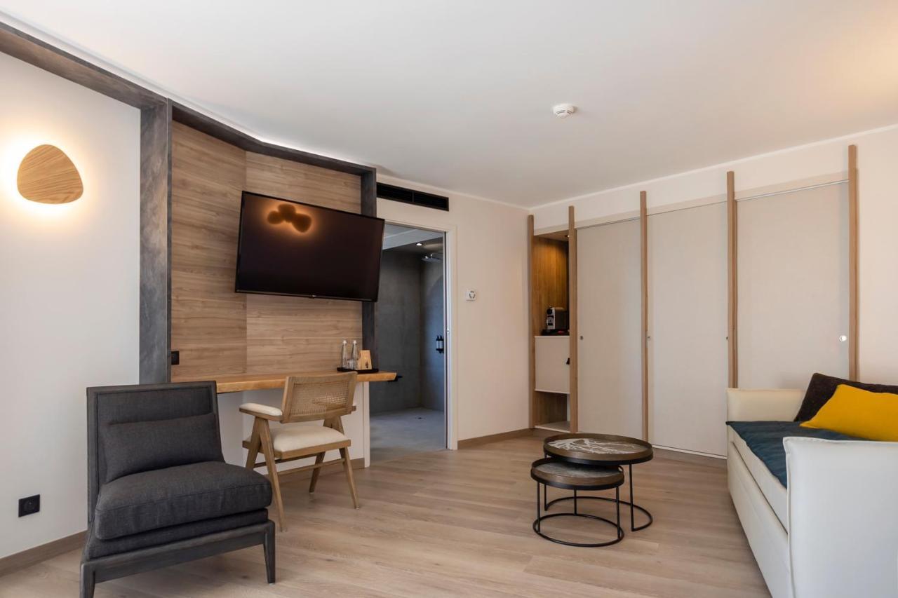 Hotel L'Acquale Калви Екстериор снимка