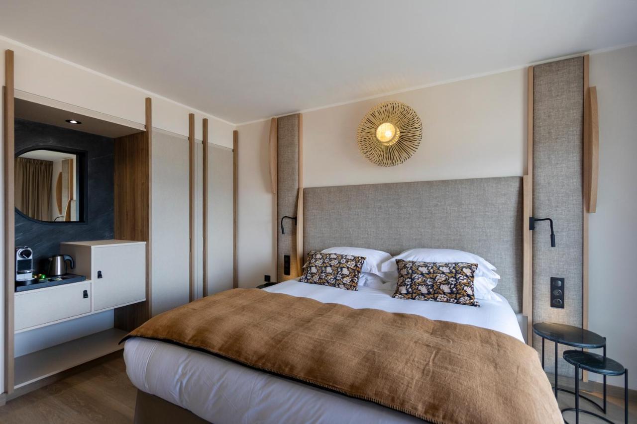 Hotel L'Acquale Калви Екстериор снимка