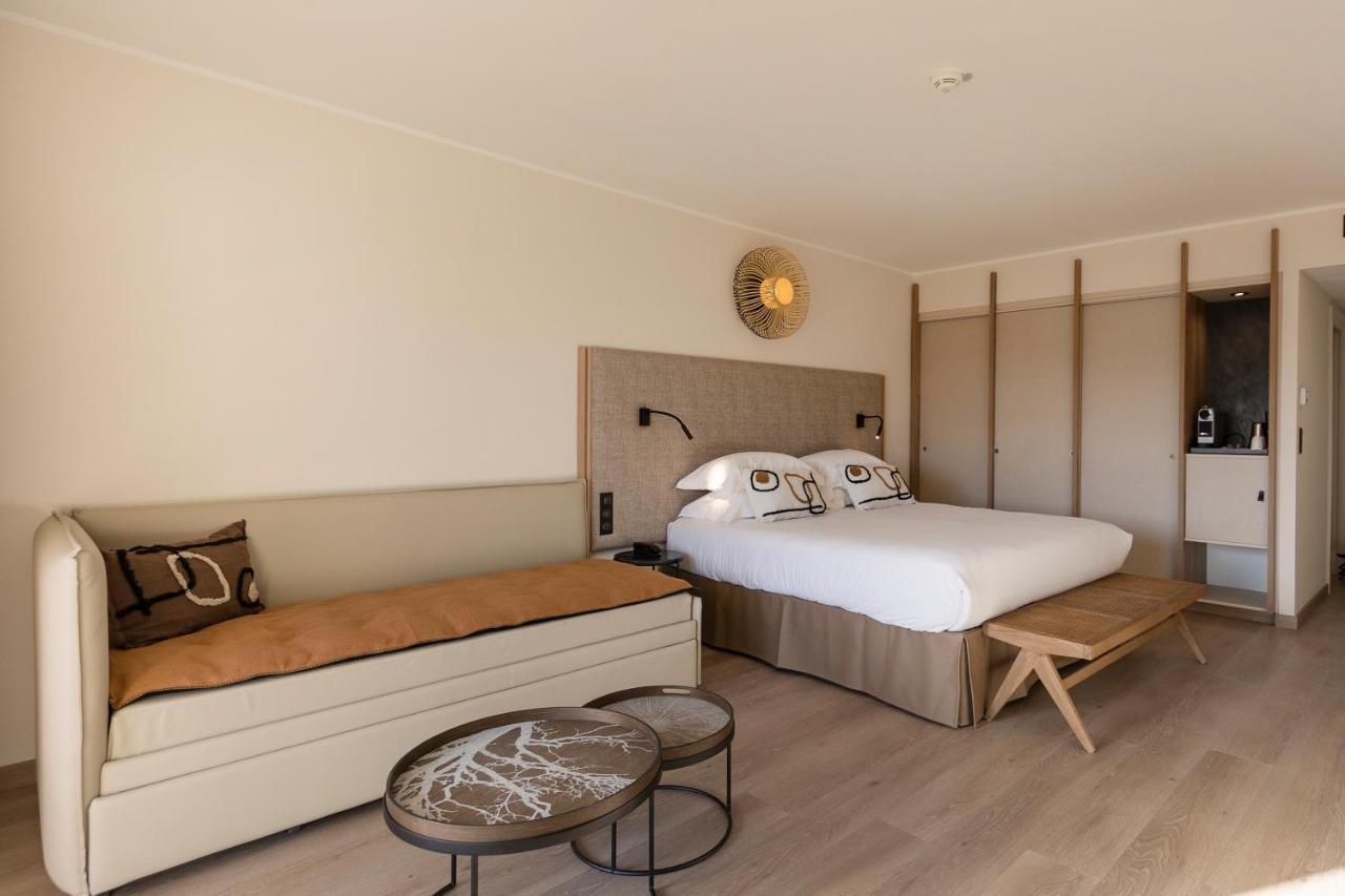 Hotel L'Acquale Калви Екстериор снимка