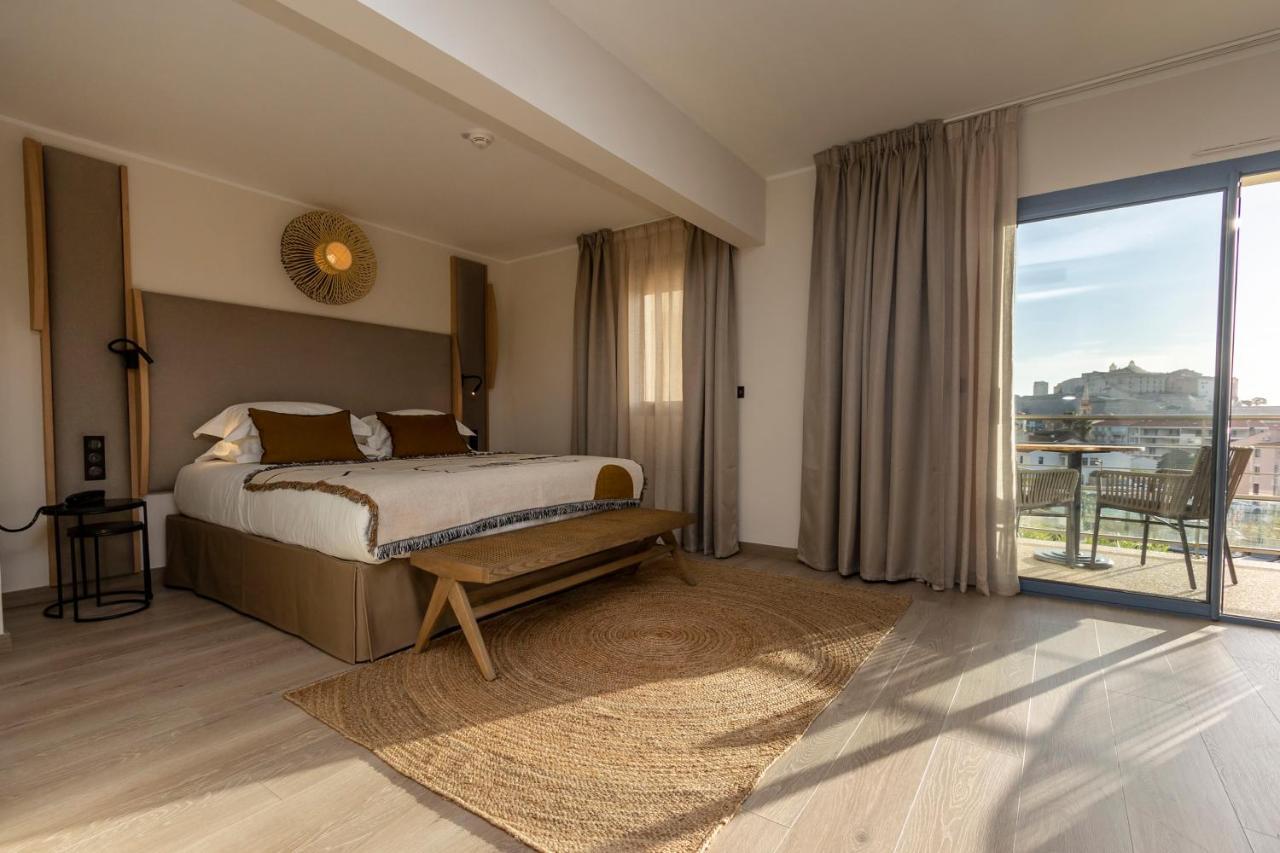 Hotel L'Acquale Калви Екстериор снимка