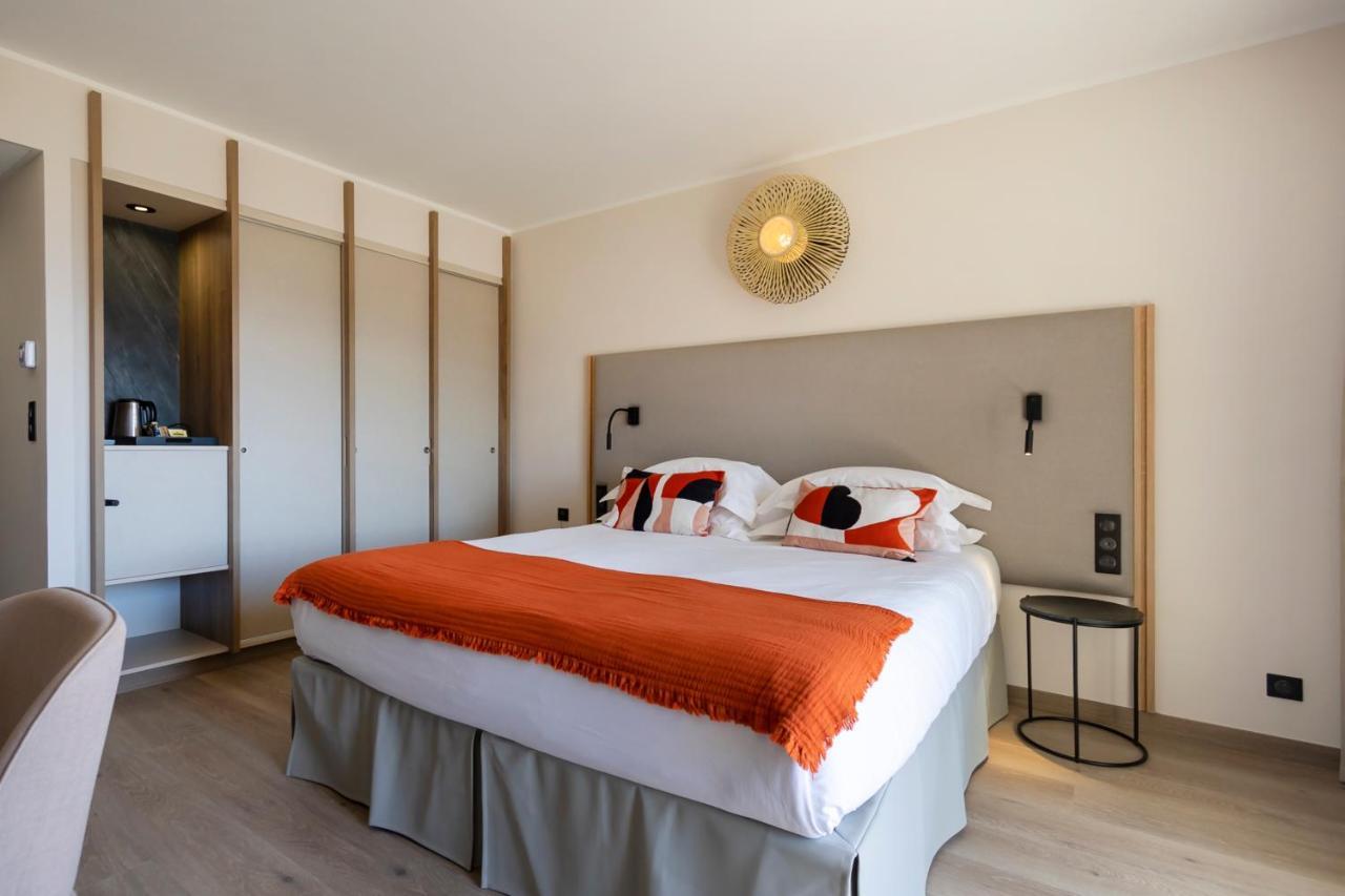 Hotel L'Acquale Калви Екстериор снимка