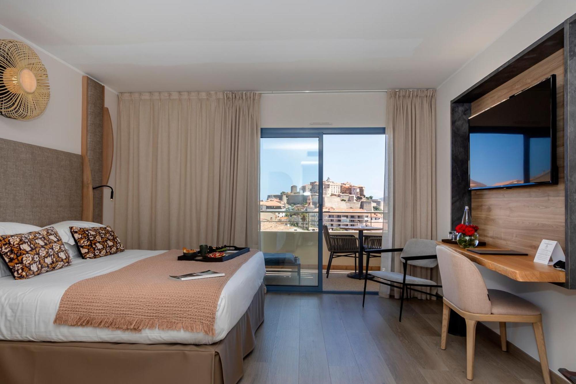 Hotel L'Acquale Калви Екстериор снимка
