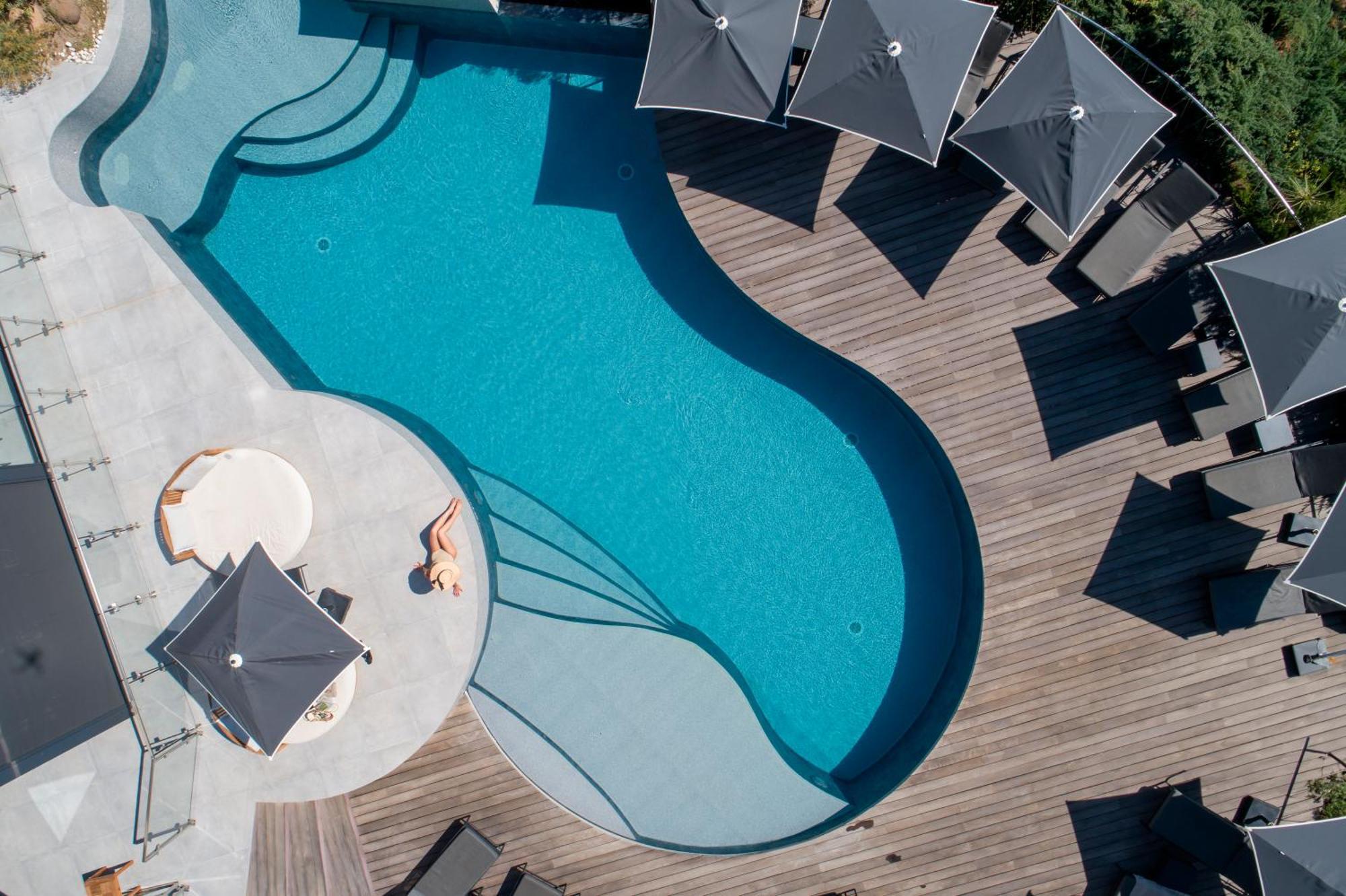 Hotel L'Acquale Калви Екстериор снимка